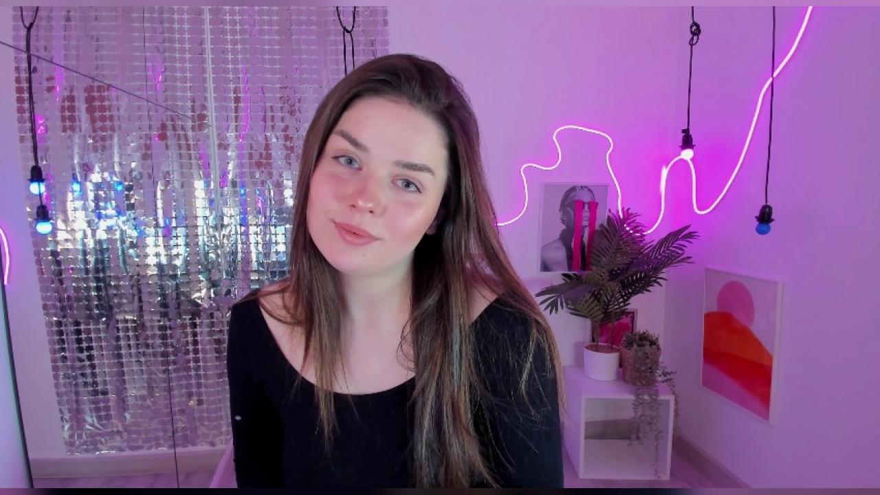 Webcam chat profile for Melanieneal: Nipple play