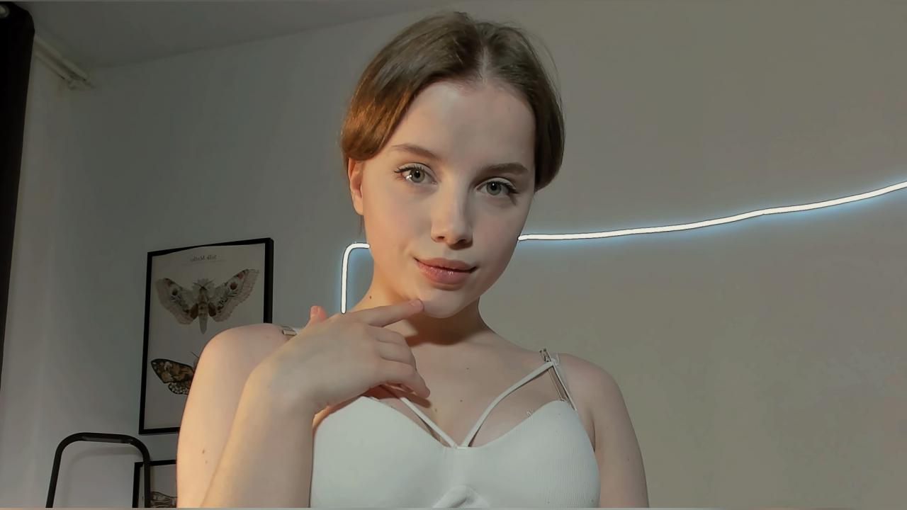 Webcam chat profile for GabiAddams: Legs, feet & shoes