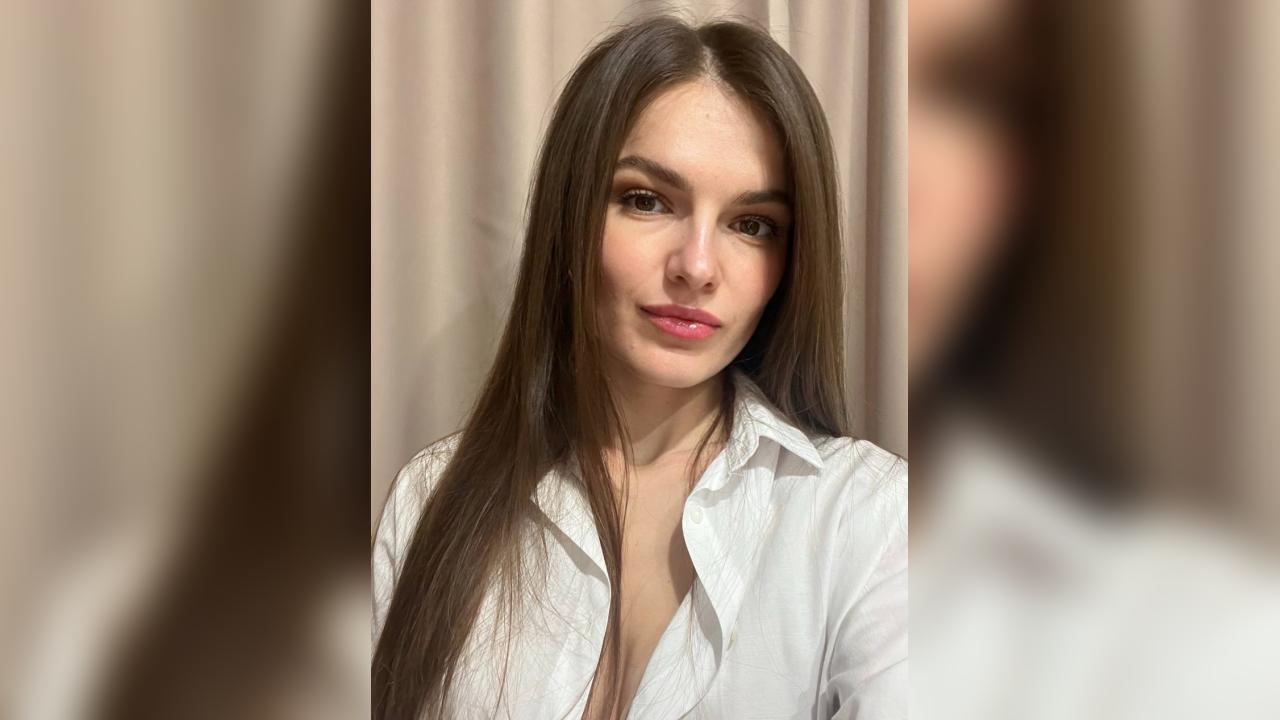 Webcam chat profile for MerryMur0: Cooking