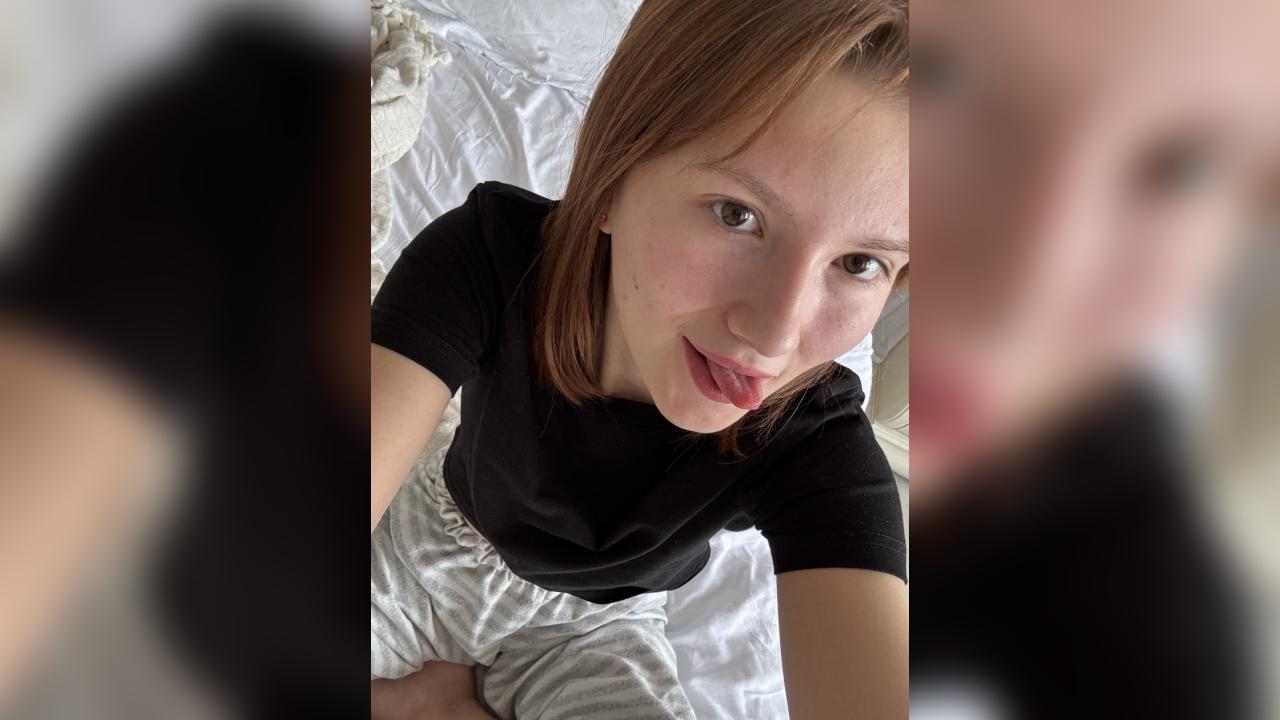 Webcam chat profile for EnchantingSiren: Ask about my Hobbies