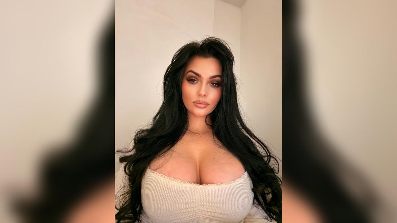 Webcam chat profile for IraStarlight: Cooking