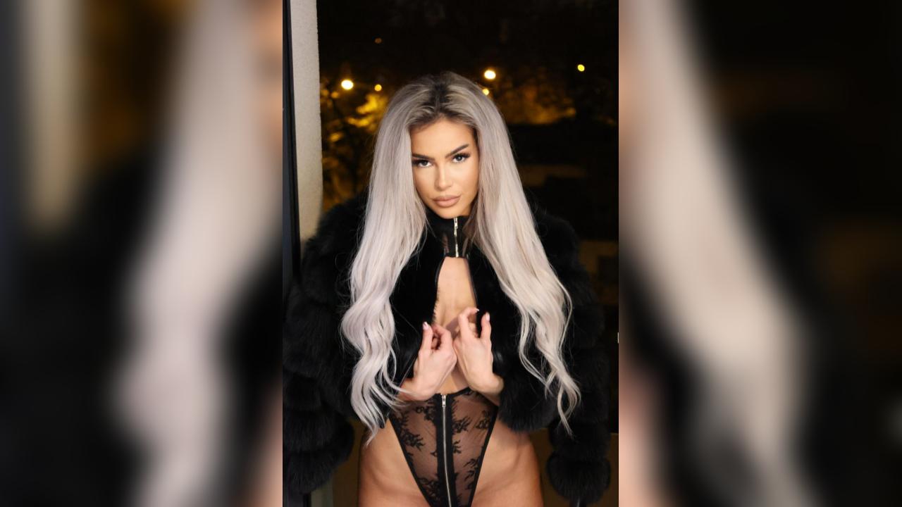 Webcam chat profile for SelenaMoon: Leather