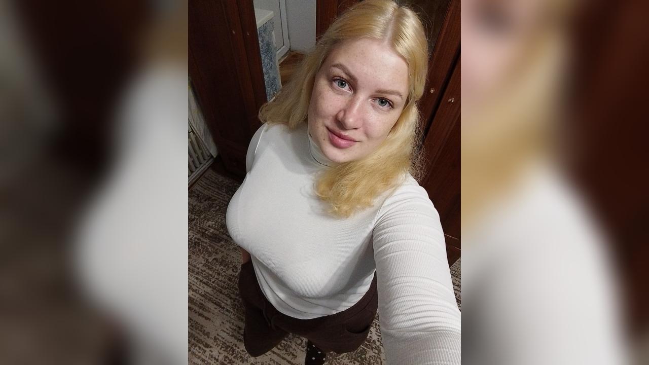 Webcam chat profile for Rietela: Ask about my Hobbies