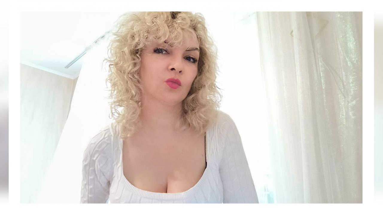 Webcam chat profile for AlexaCristal: Outfits