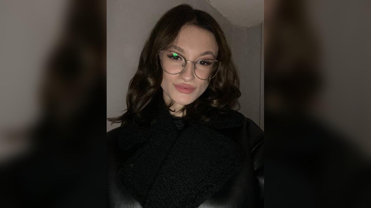 Webcam chat profile for Lunna: Ask about my Hobbies