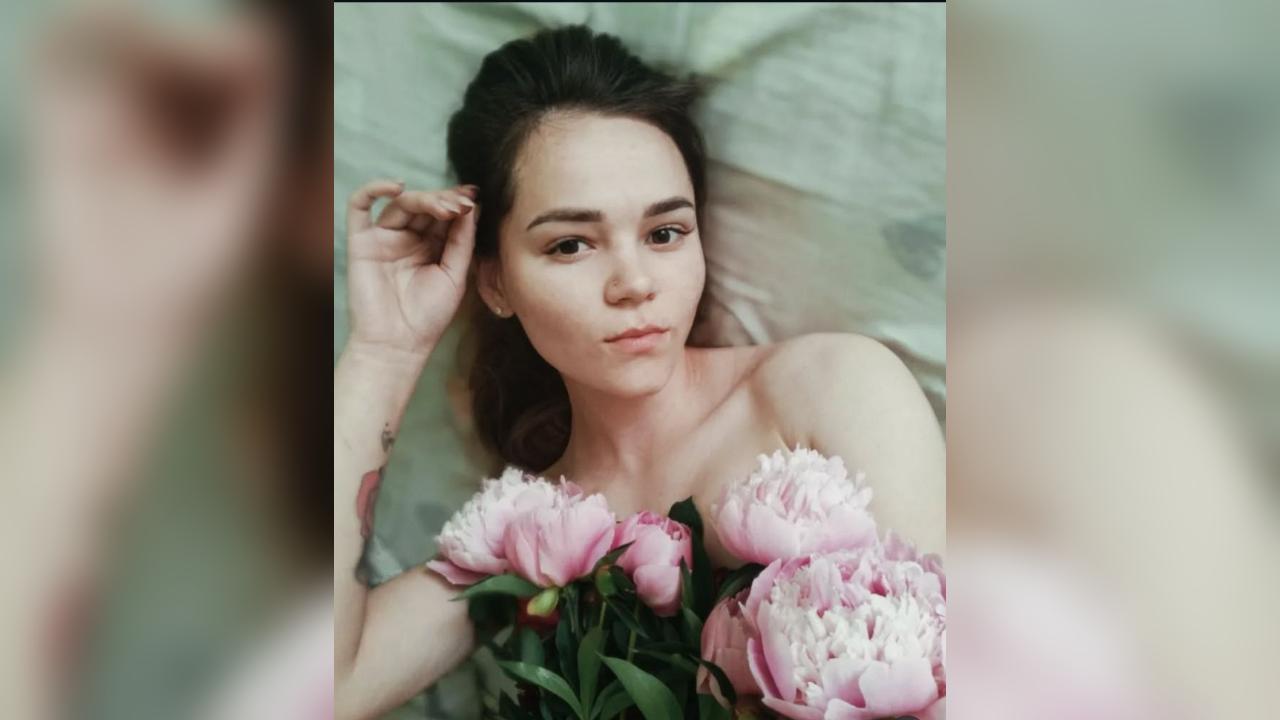 Webcam chat profile for Tavina: Dancing