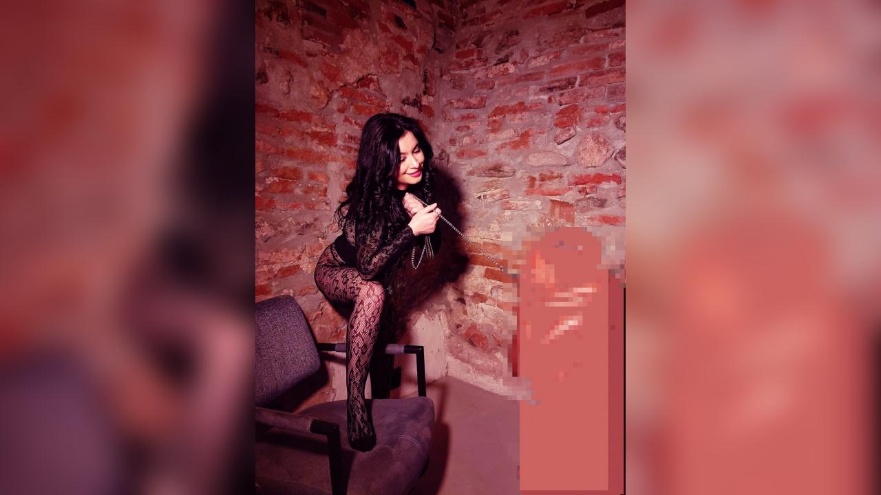 Webcam chat profile for EvaLevine: Dominatrix