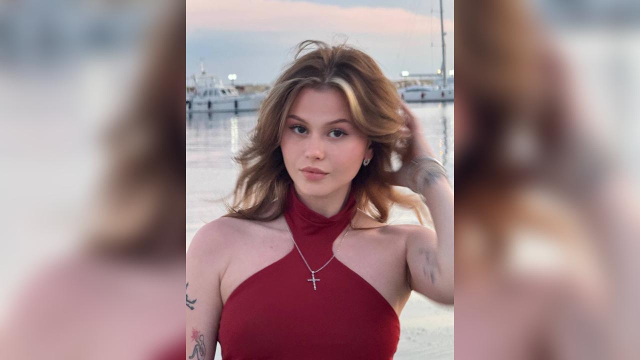 Webcam chat profile for MelissaMell111: Outfits