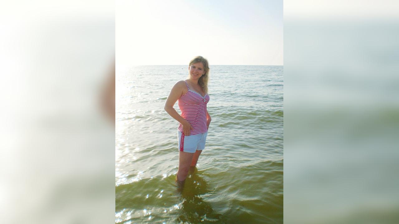 Webcam chat profile for SunnyBlondie: Travel