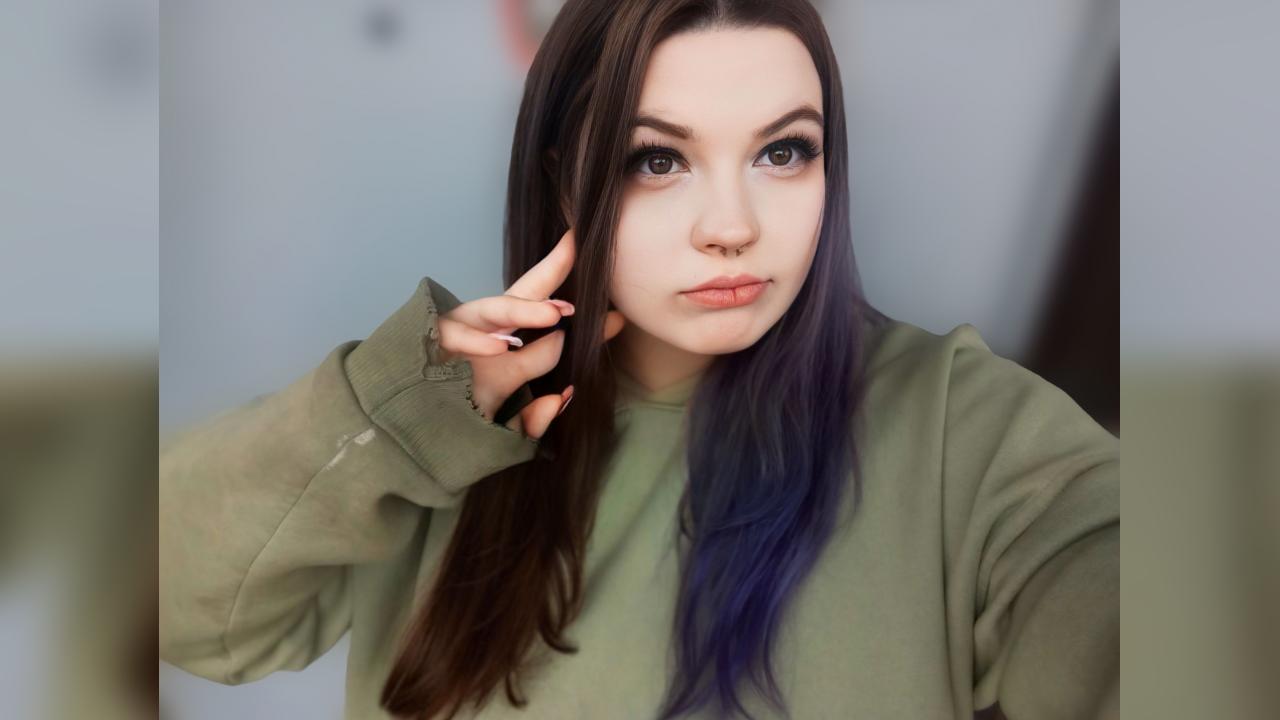 Webcam chat profile for 00SweetBeky: Ask about my Hobbies