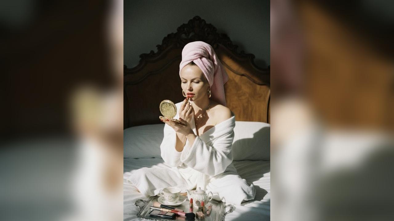 Webcam chat profile for LittleFoxyy: Outdoor Activities