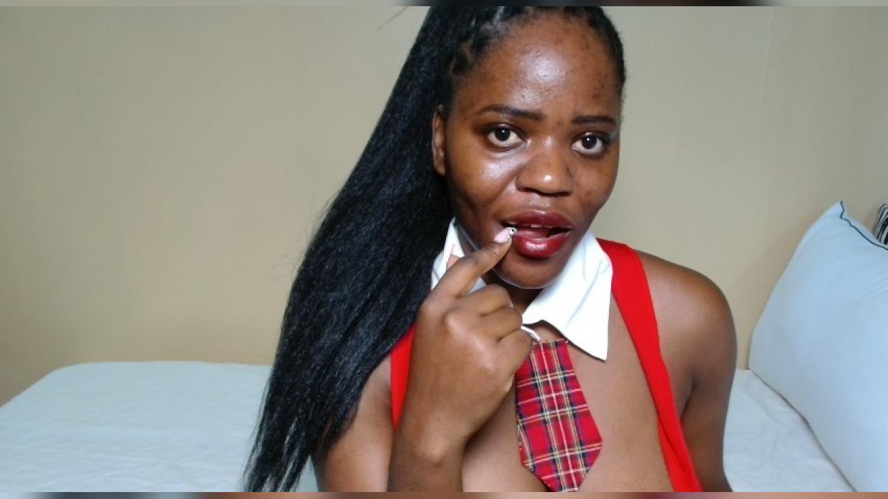 Webcam chat profile for Mercy: Kissing