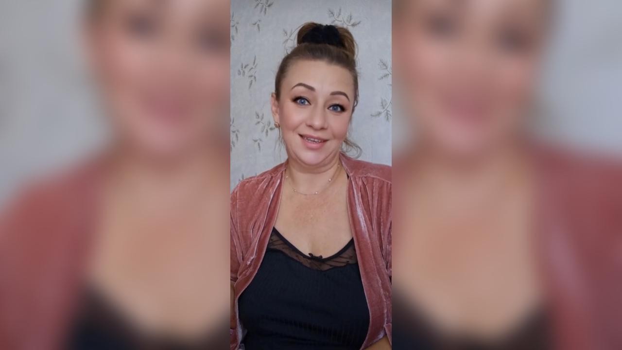 Webcam chat profile for AriaVelvet: Outfits