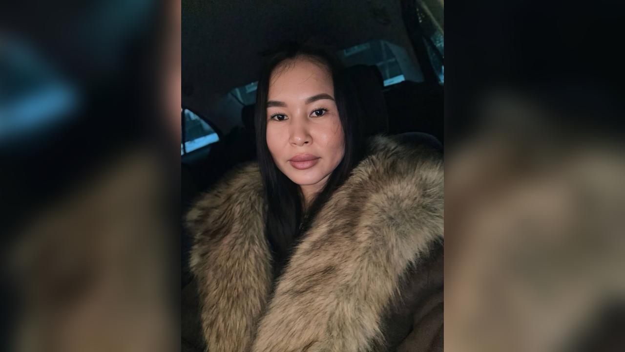 Webcam chat profile for MarianneX: Legs, feet & shoes