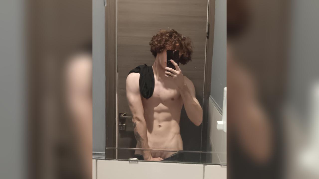 Webcam chat profile for TommyJamm: Exhibition