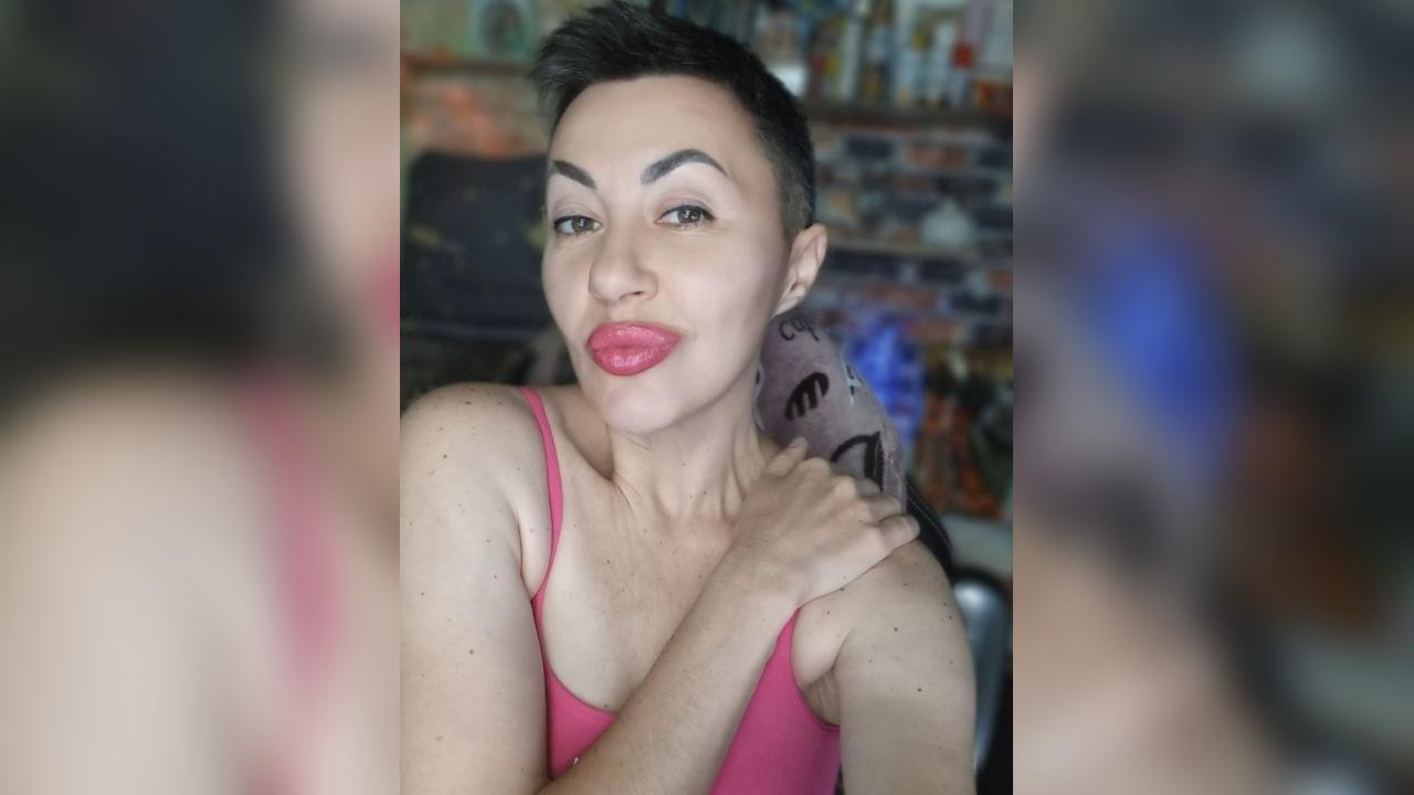 Webcam chat profile for Tianna33: Dancing