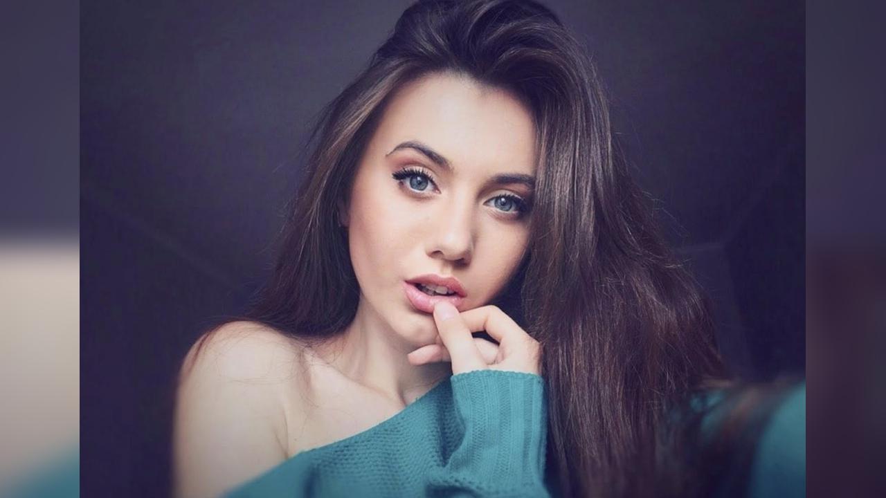 Webcam chat profile for Re3gina: Ask about my Hobbies