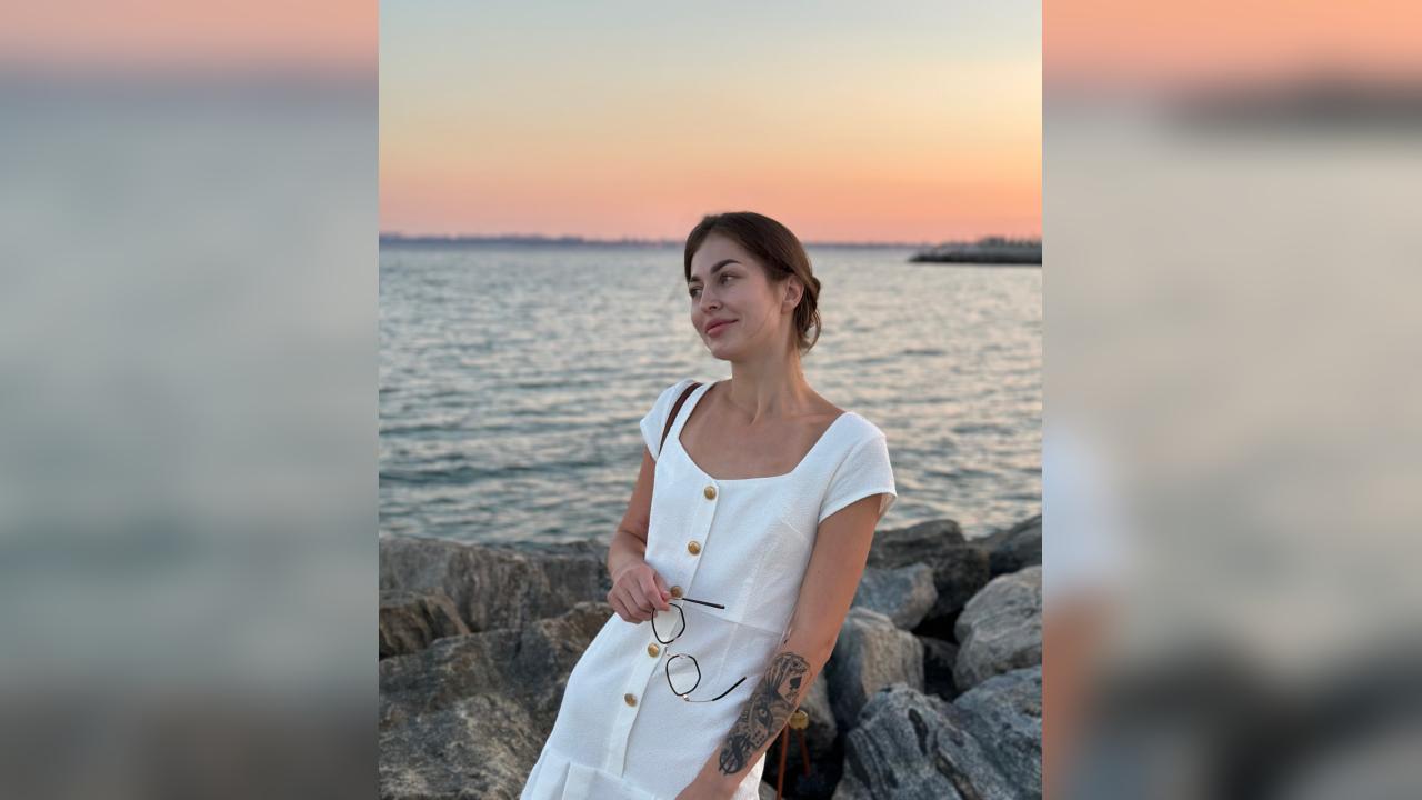 Webcam chat profile for KiraMellow: Dancing