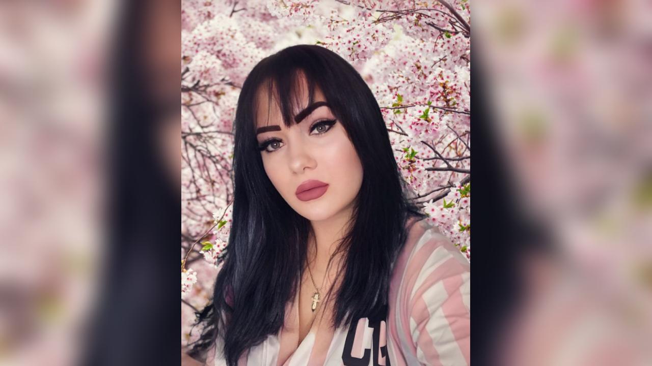 Webcam chat profile for Kossandraa1: Nails