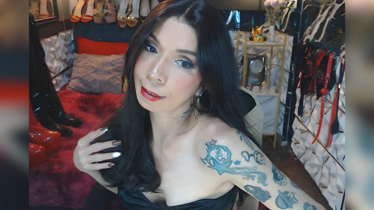 Webcam chat profile for CELINAFOX: Dominatrix