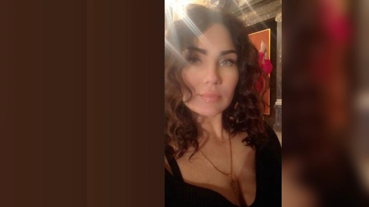 Webcam chat profile for MariseNoir: Dancing