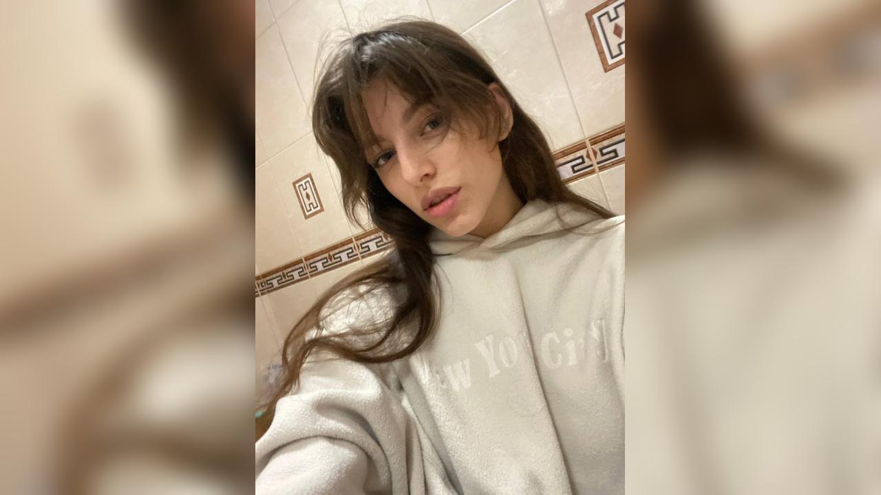 Webcam chat profile for Nyrbany: Ask about my Hobbies