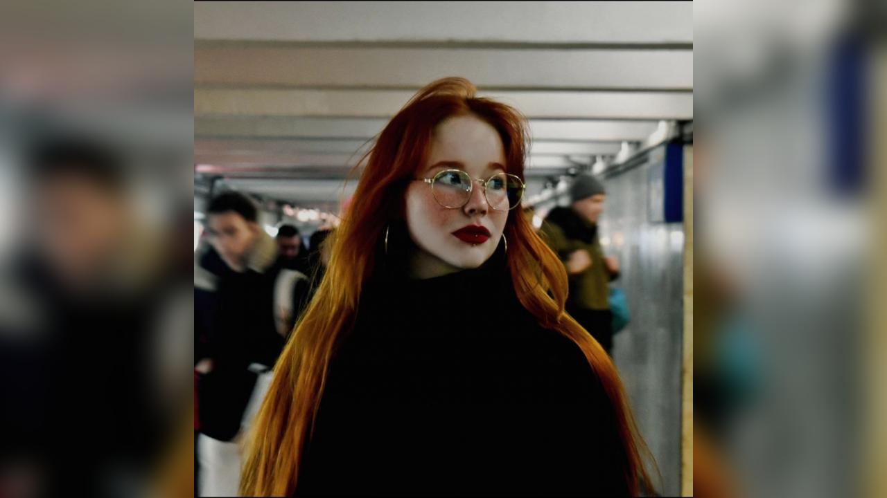 Webcam chat profile for sweetiefoxxxy: Legs, feet & shoes