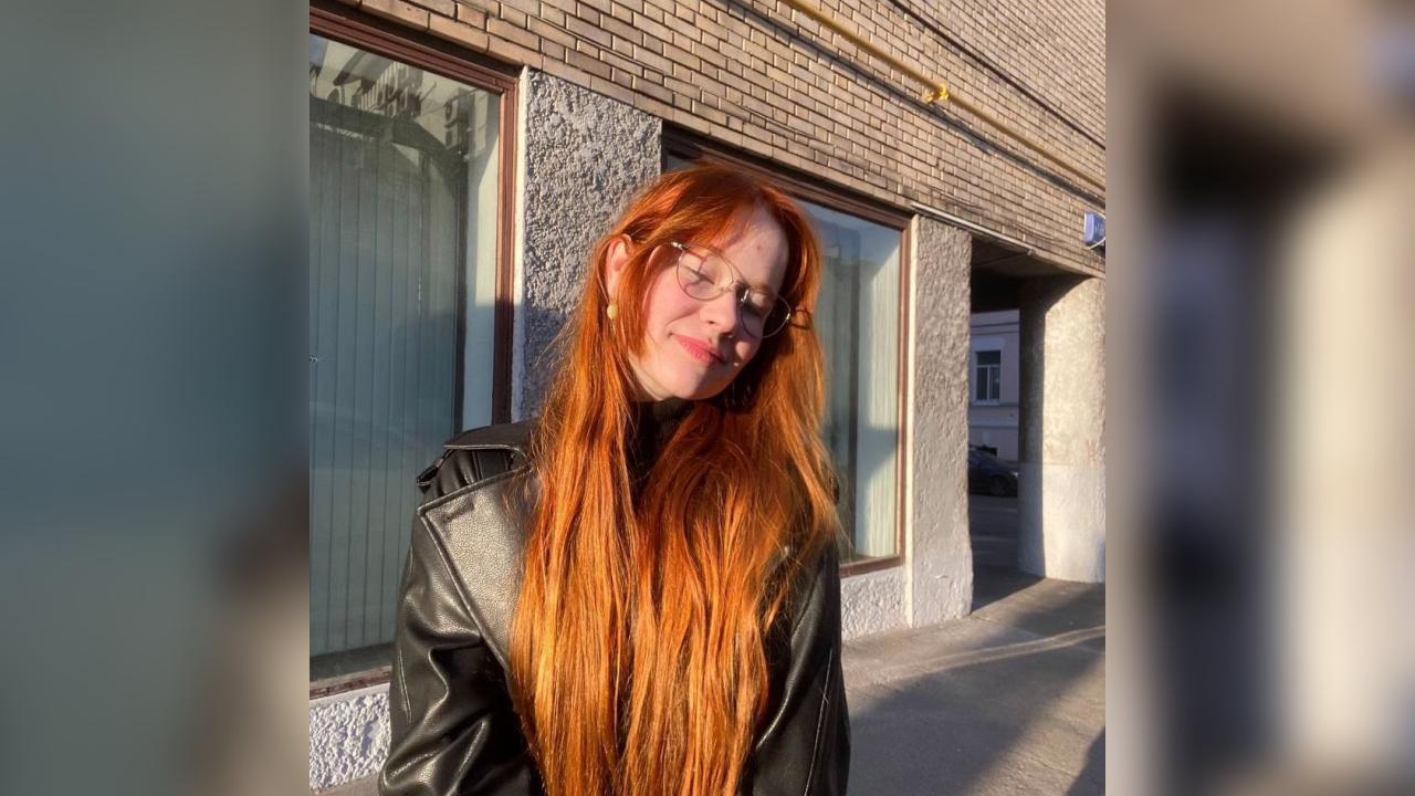 Webcam chat profile for sweetiefoxxxy: Legs, feet & shoes