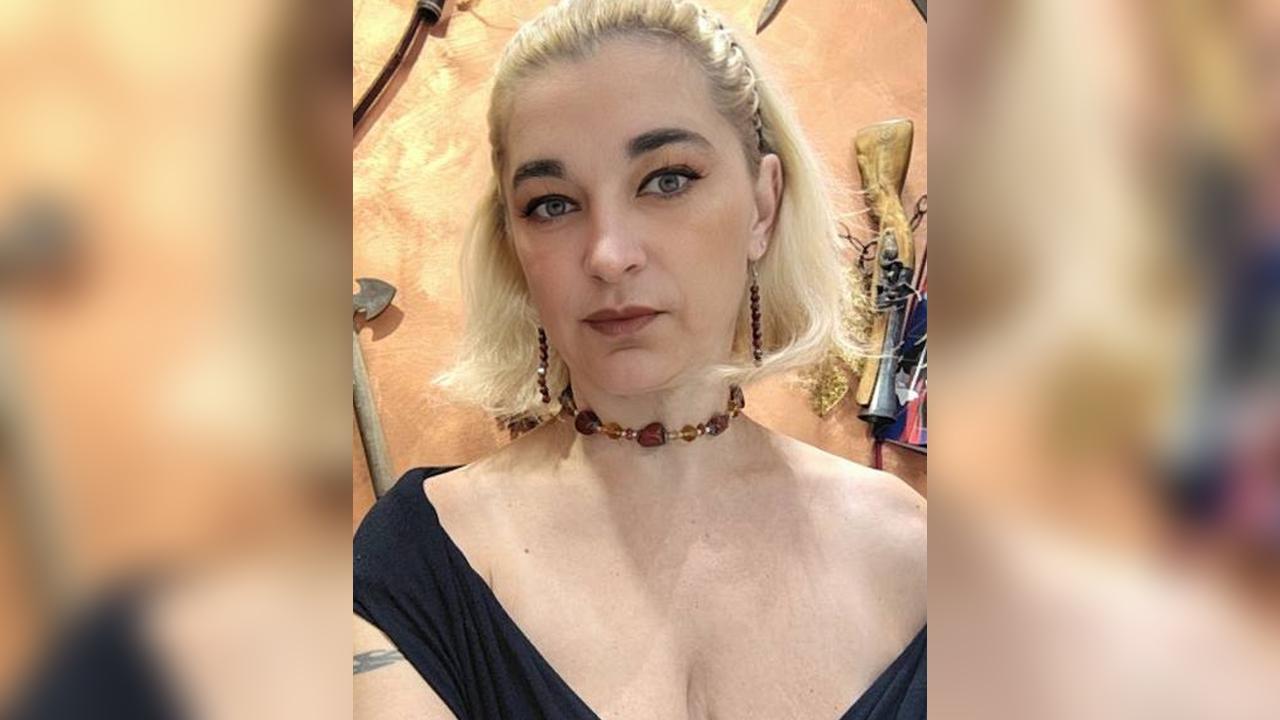 Webcam chat profile for GoldenAngel: Outfits