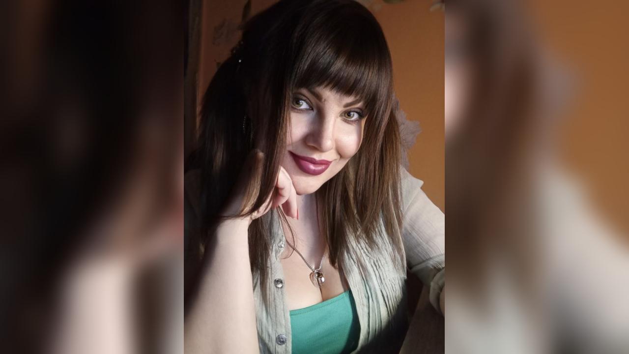 Webcam chat profile for Elisora: Dancing