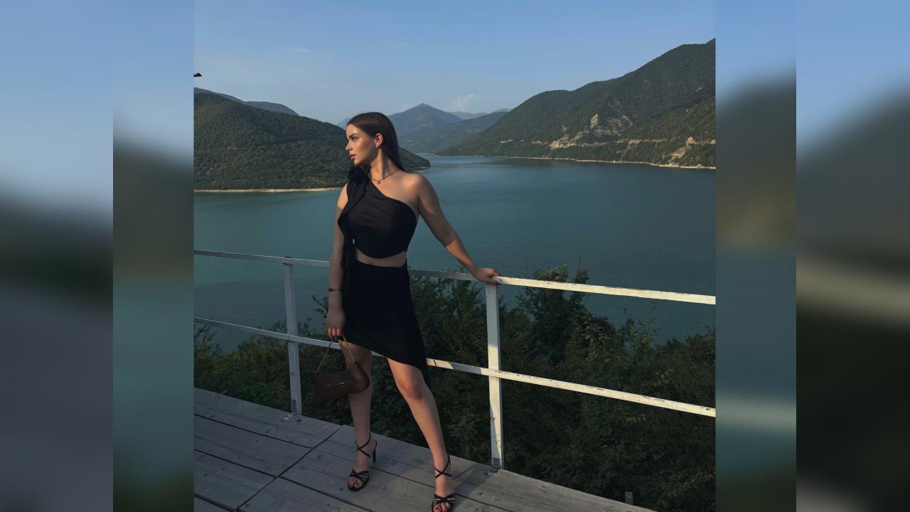 Webcam chat profile for YankSsss: Legs, feet & shoes