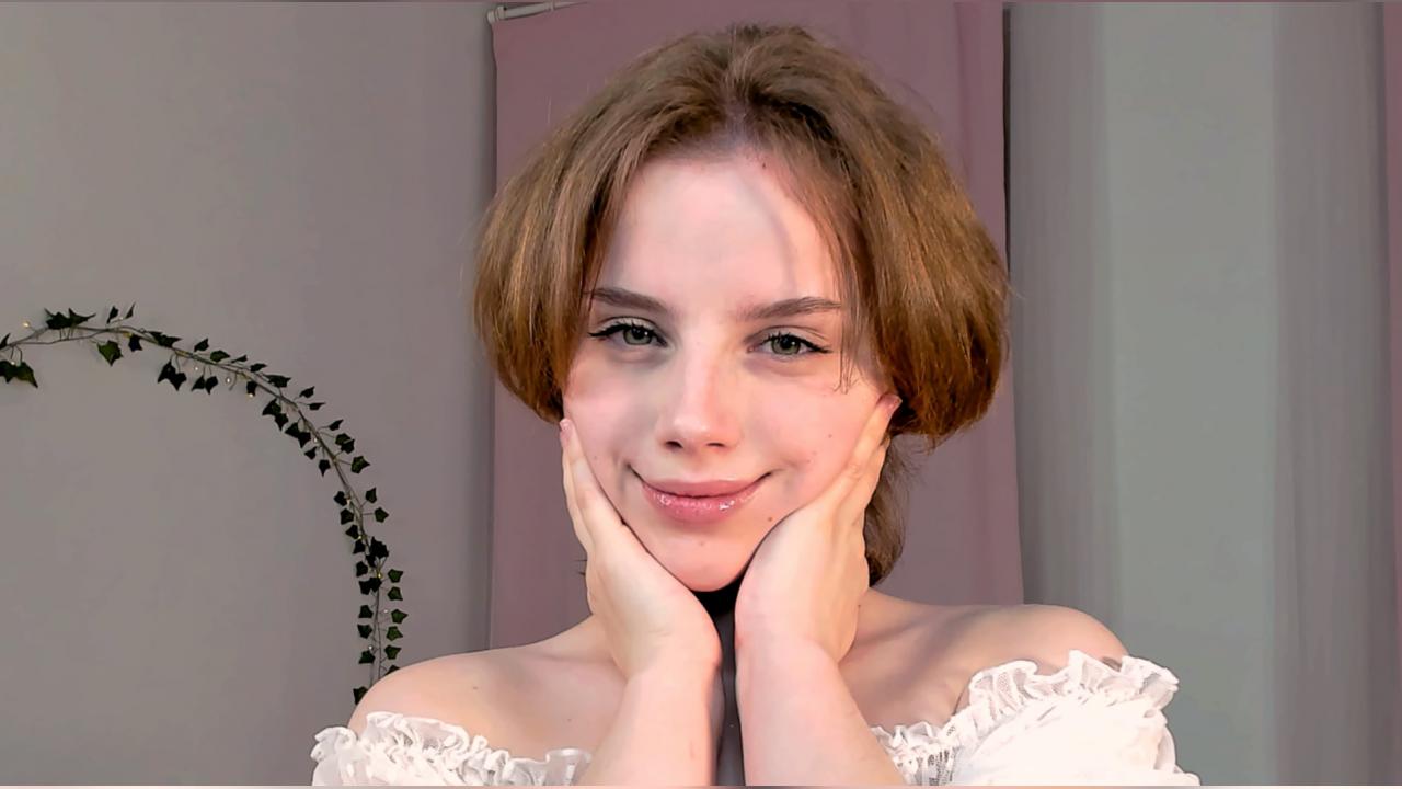 Webcam chat profile for GabiAddams: Legs, feet & shoes