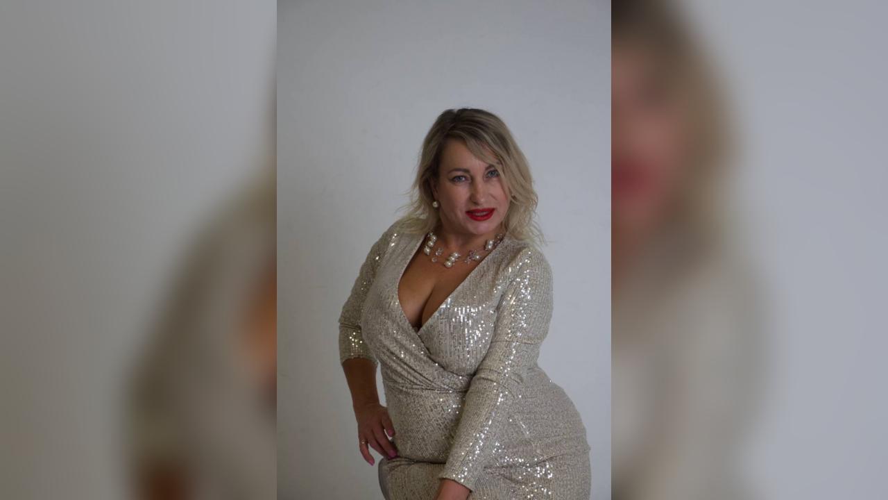 Webcam chat profile for True2Kiss: Ask about my Hobbies