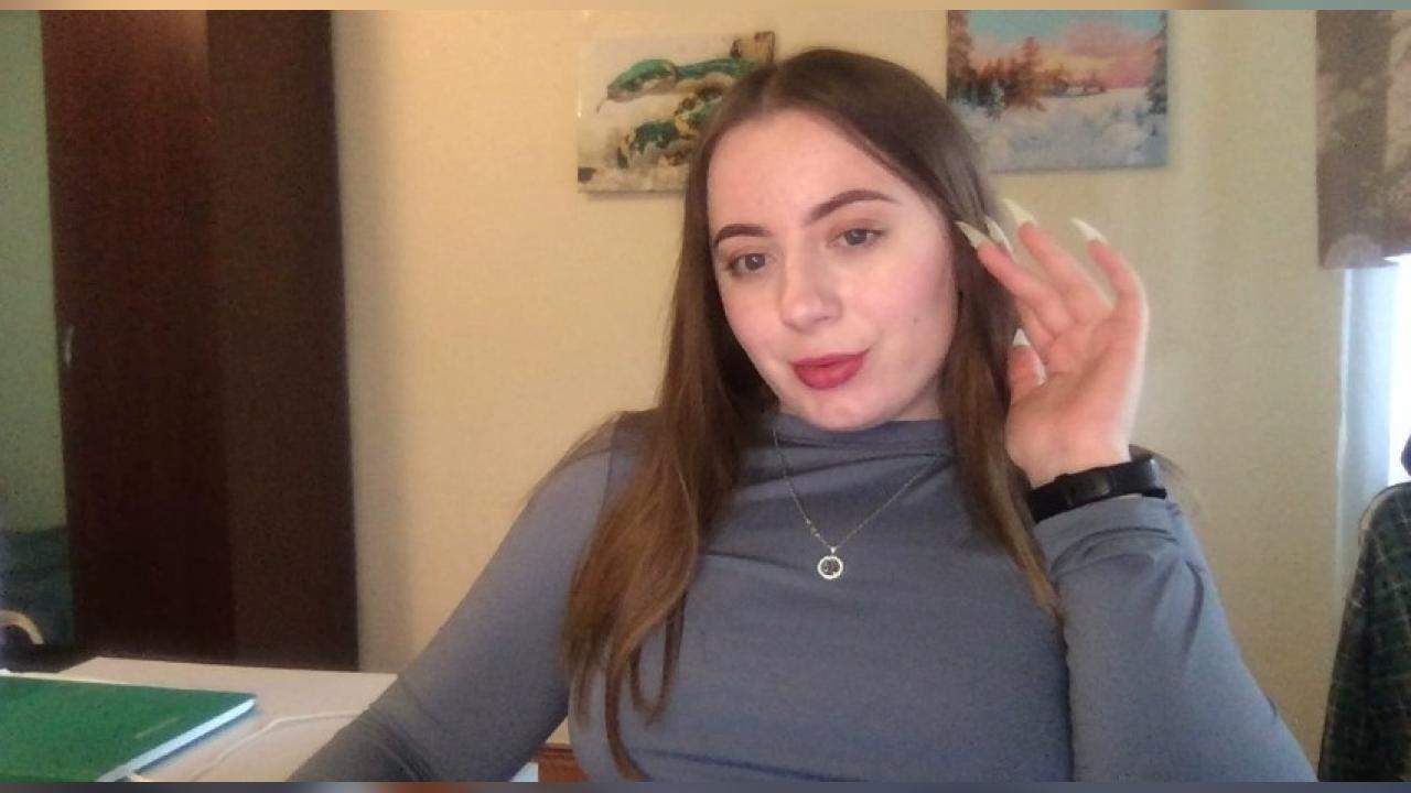 Webcam chat profile for THELEXY: Nails