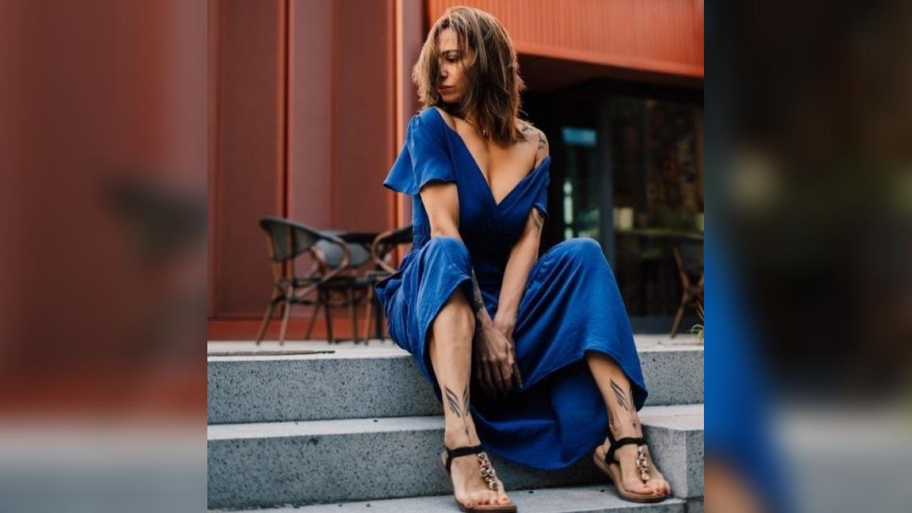 Webcam chat profile for MiraCare: Dancing