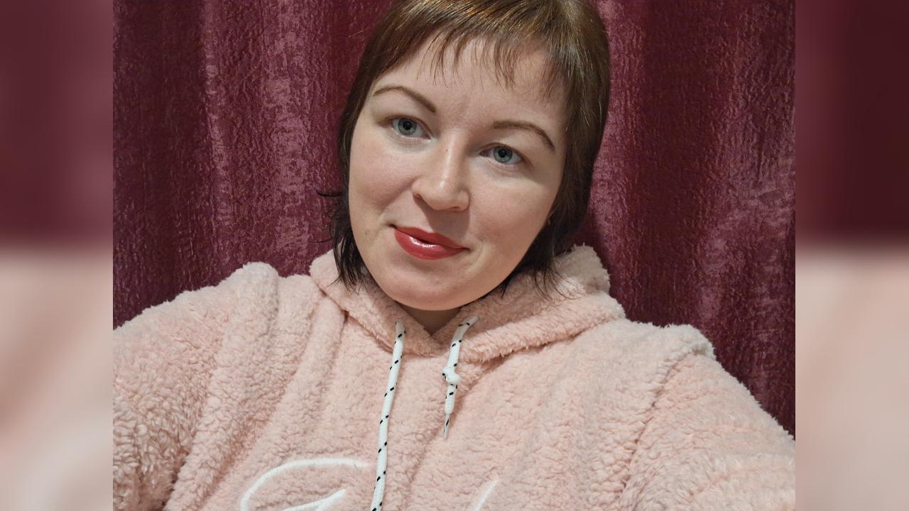 Webcam chat profile for sweetcandymmm: Nipple play