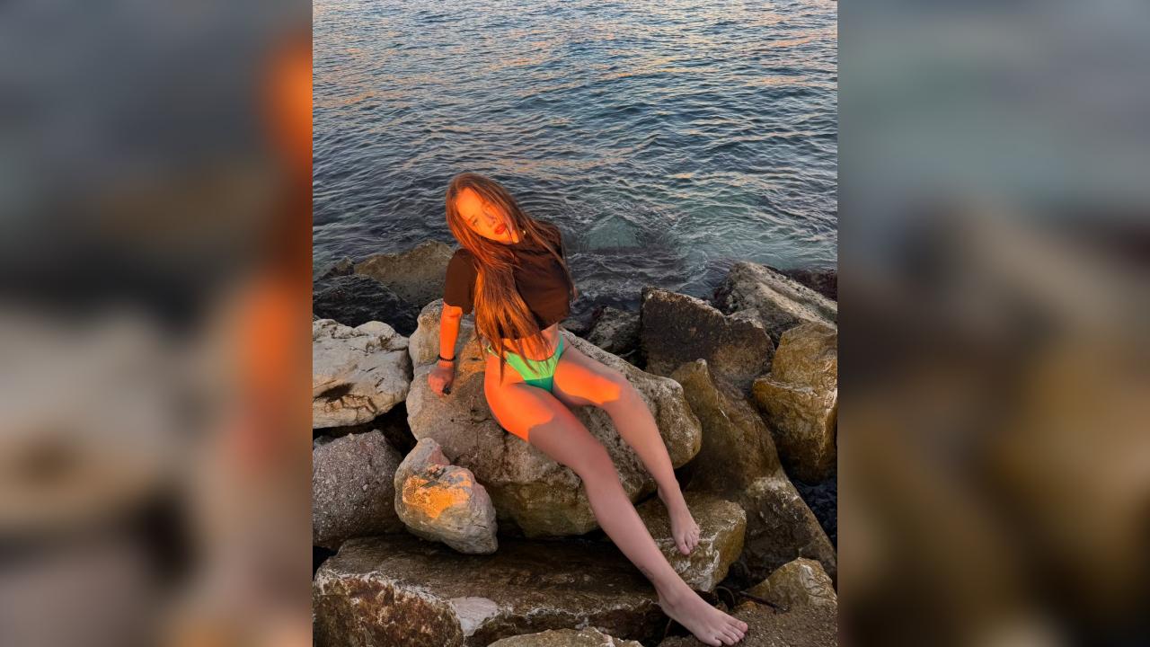 Webcam chat profile for P0lya333: Music