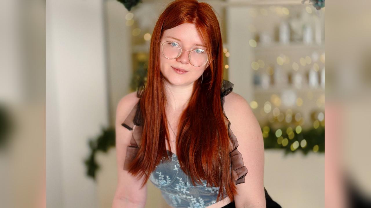 Webcam chat profile for AnastasiaDallas: Legs, feet & shoes