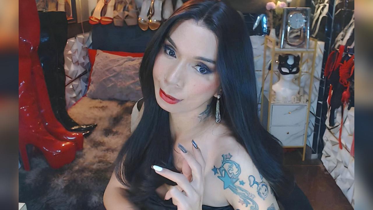 Webcam chat profile for CELINAFOX: Dominatrix