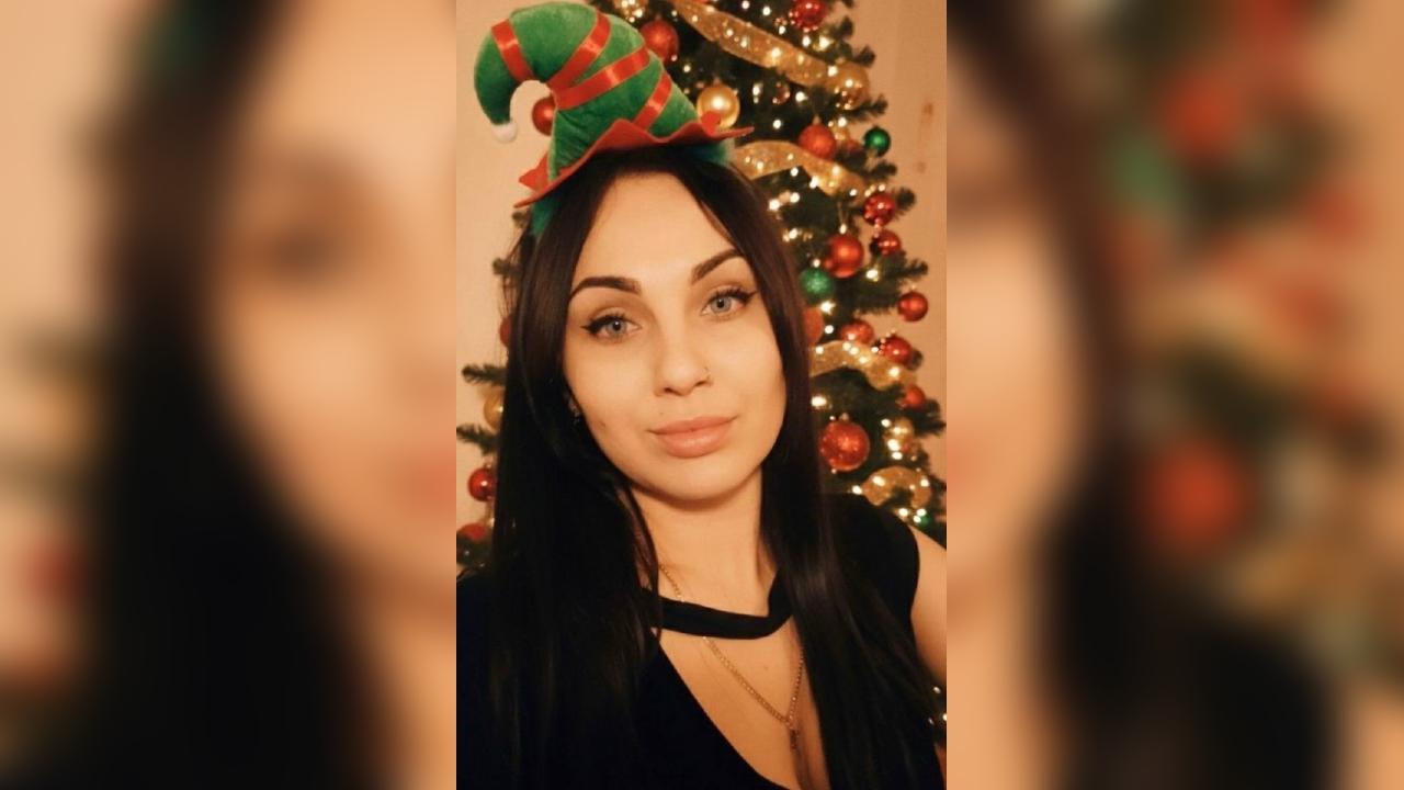 Webcam chat profile for MariseNoir: Dancing