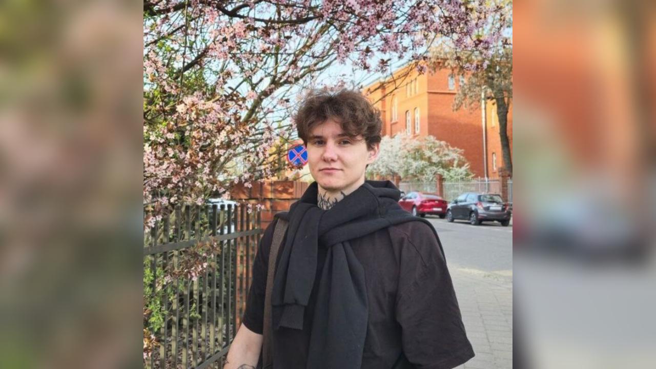 Webcam chat profile for fcknggod: Smoking