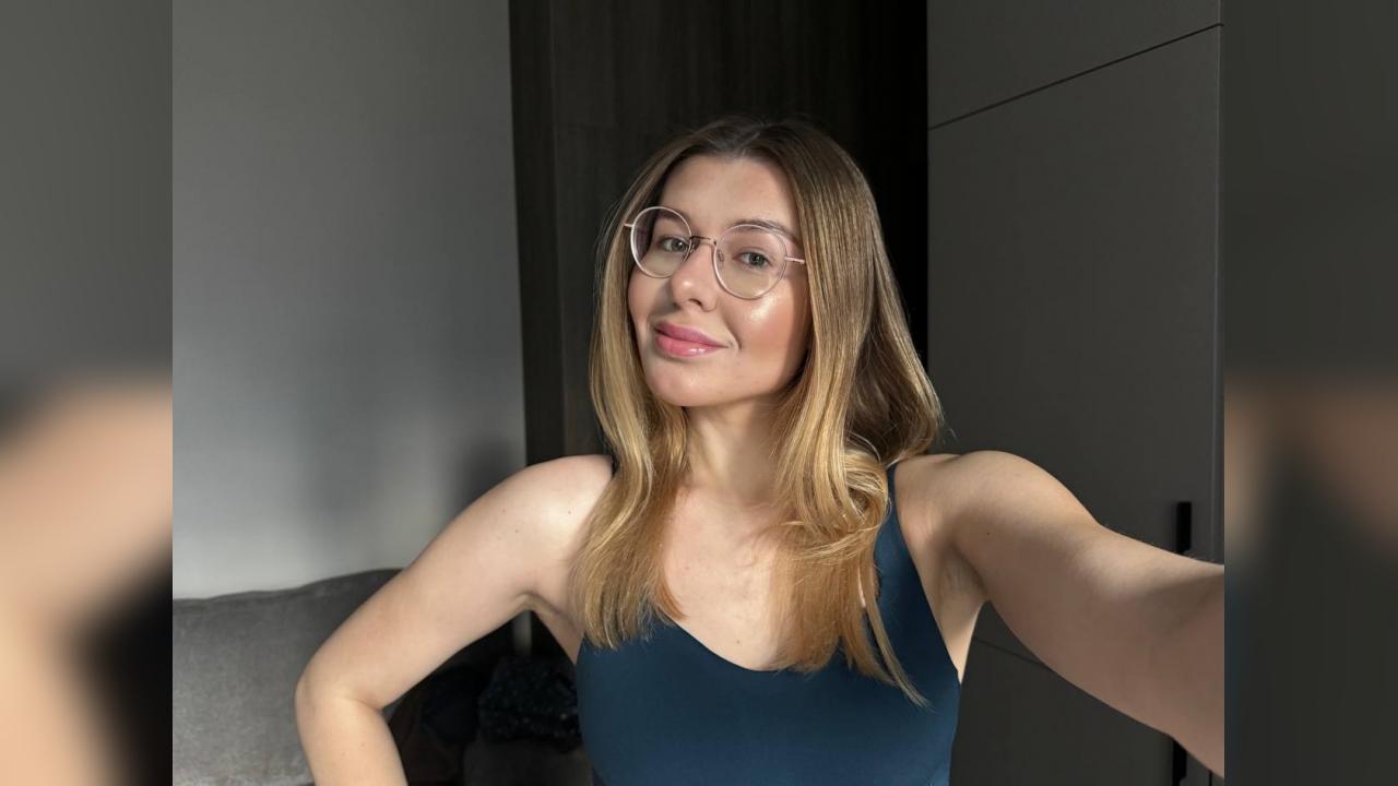 Webcam chat profile for HappyLady: Dancing