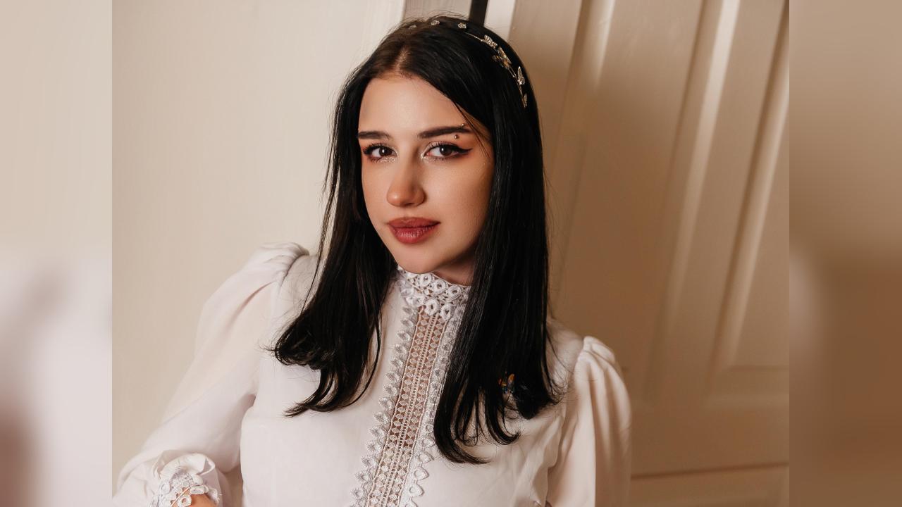 Webcam chat profile for TrishaF73: Legs, feet & shoes