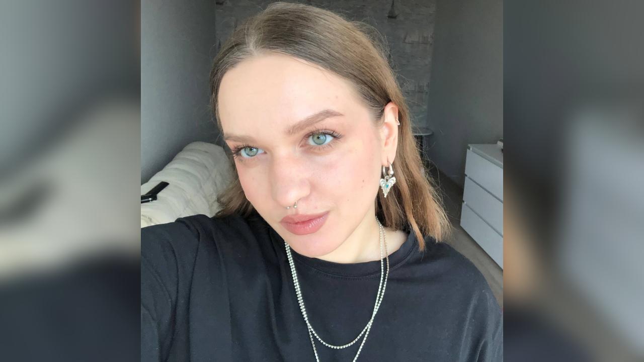 Webcam chat profile for JennyGo: Outfits