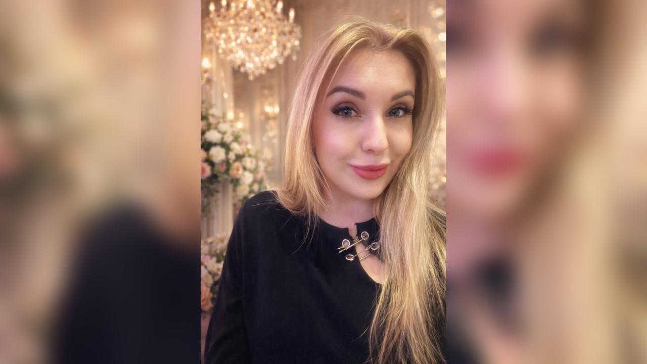 Webcam chat profile for Evadine: Ask about my Hobbies