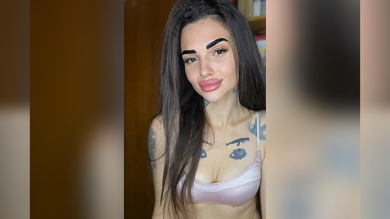 Webcam chat profile for MaryMee: Latex & rubber