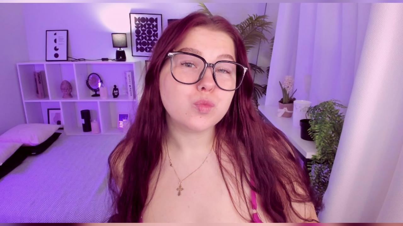 Webcam chat profile for EffyBlush: Legs, feet & shoes