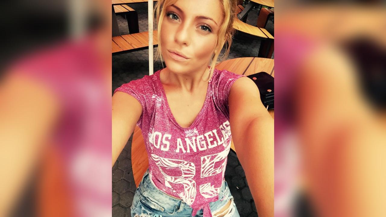 Webcam chat profile for SingleLady: Outfits