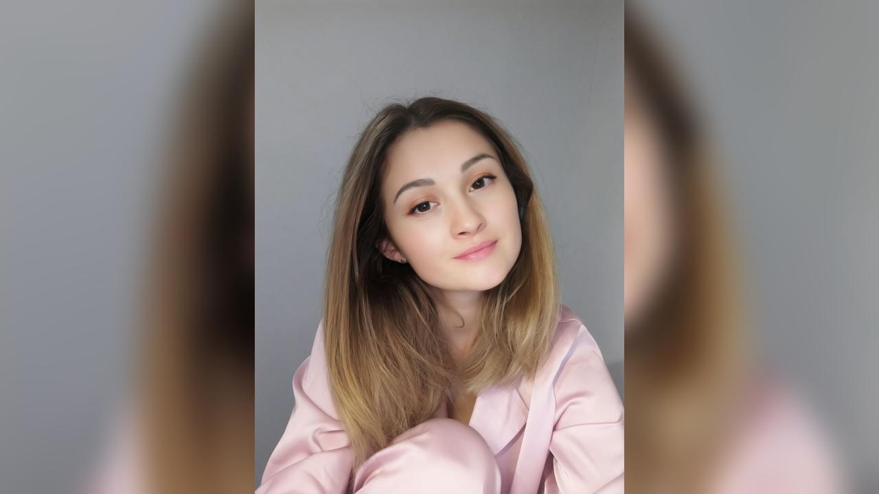 Webcam chat profile for Amarella: Dancing