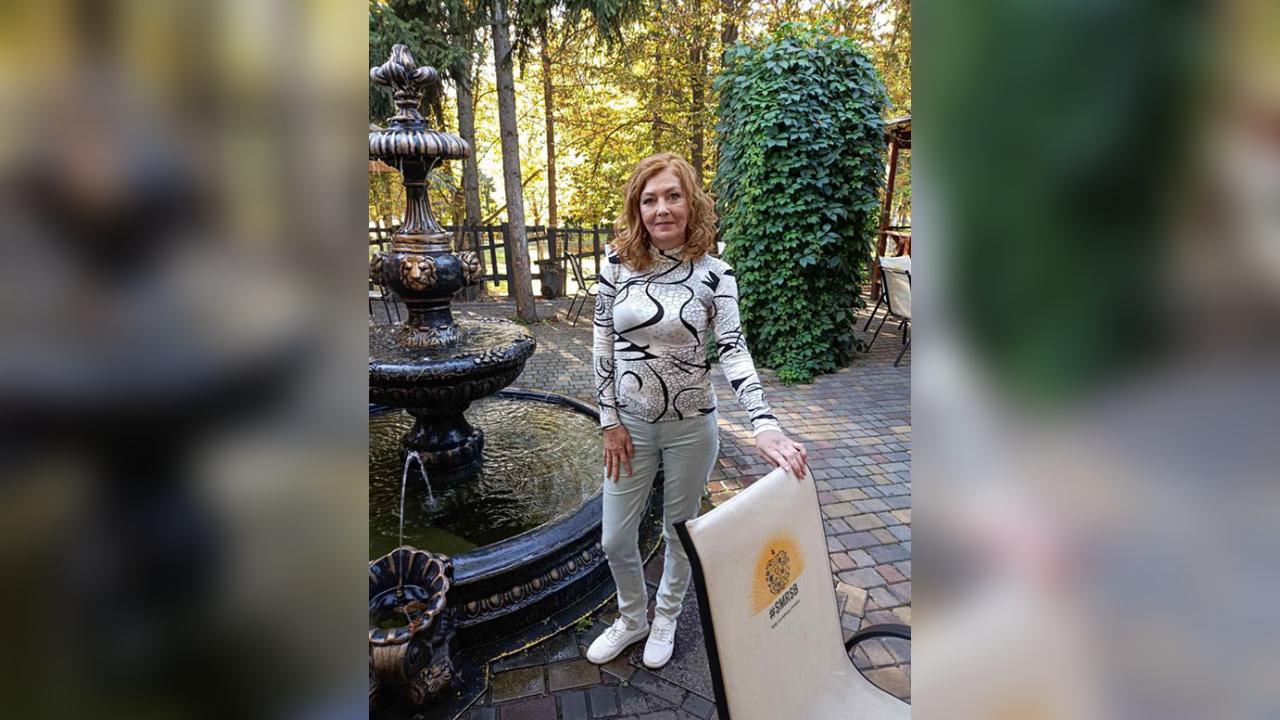 Webcam chat profile for SuperWoman998: Lingerie & stockings